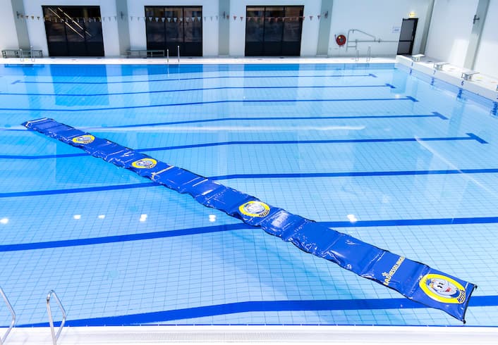 Op maat gemaakte waterloopmat voor in het zwembad kopen voor kinderen