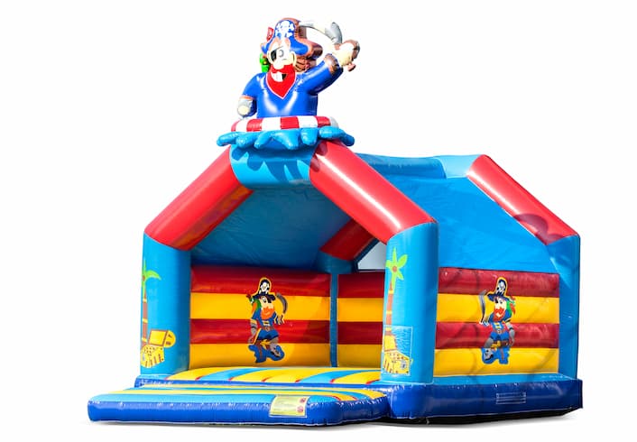 Groot overdekt springkussen kopen in thema piraten voor kinderen. Bestel springkussens online bij JB Inflatables Nederland