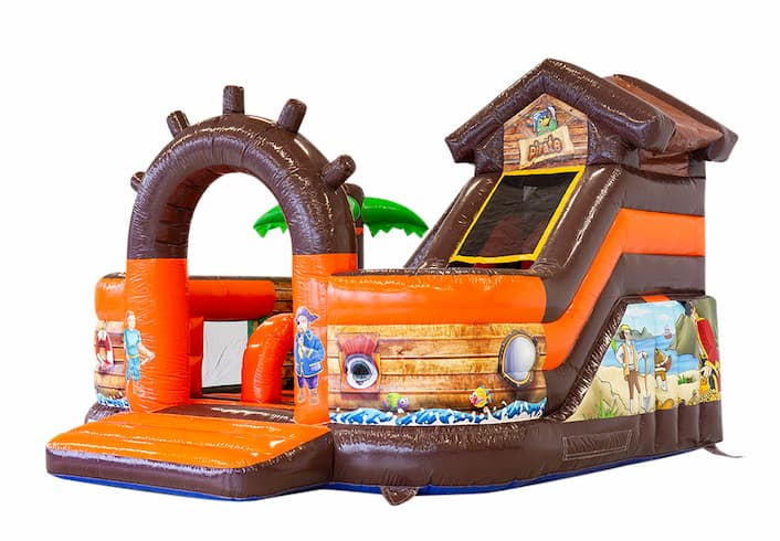 Groot opblaasbaar open multiplay springkussen met glijbaan te koop in thema funcity piraat voor kinderen. Bestel springkussens online bij JB Inflatables Nederland