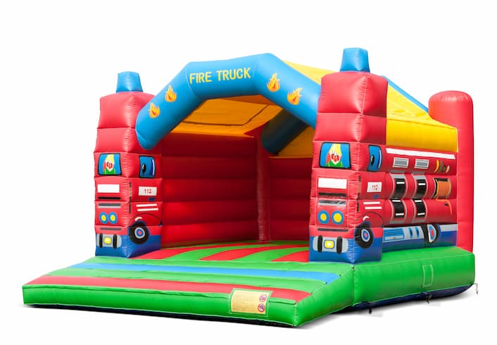 Groot springkussen overdekt kopen in brandweer thema voor kinderen. Bestel springkussens online bij JB Inflatables Nederland