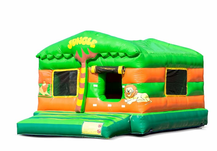 Acquista un castello gonfiabile al coperto a tema giungla con palline per bambini. Ordina gonfiabili per bambini online su JB Gonfiabili Italia