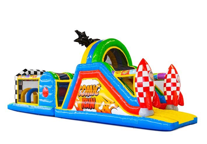 Castelo insuflável com pista de obstáculo no tema Quadrinhos  para crianças. Compre pistas de obstáculos infláveis ​​agora online em JB Insuflaveis Portugal