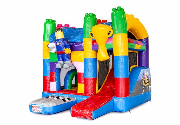 Klein overdekt multiplay opblaasbaar luchtkussen met glijbaan kopen in thema lego superblocks voor kinderen. Bestel opblaasbare springkastelen online bij JB Inflatables Nederland
