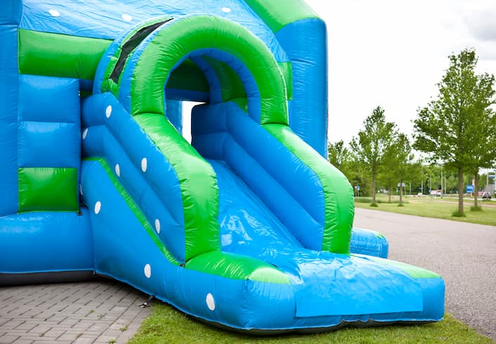 Opblaasbaar overdekt multiplay multifun luchtkussen met glijbaan en klim mat kopen in thema schildpad turtle voor kinderen