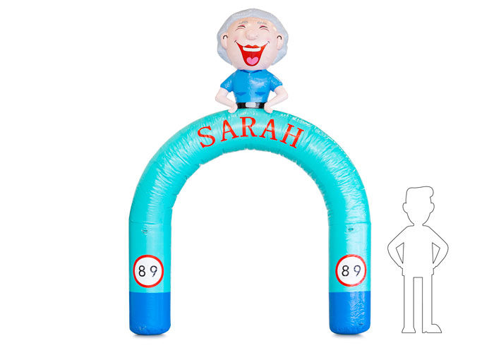 Opblaasbare boog met Sarah erop en de leeftijd om jubilarissen te verassen kopen