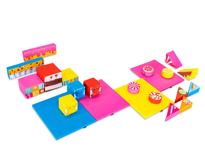 Conjunto de Softplay grande no tema de doces com blocos coloridos para brincar