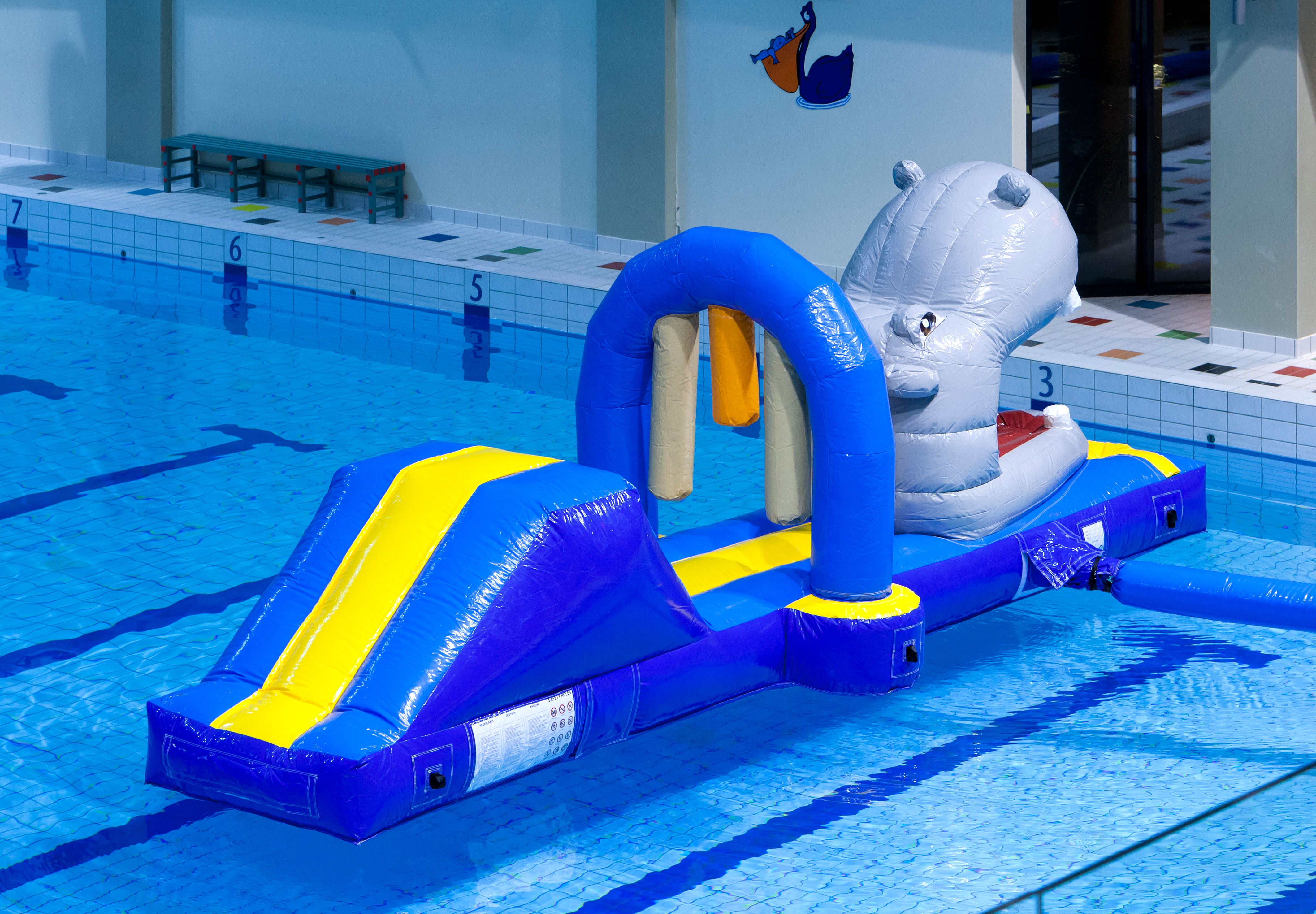 Koop stormbaan nijlpaard run met leuke objecten voor zowel jong als oud. Bestel opblaasbare stormbanen nu online bij JB Inflatables Nederland