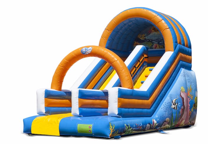 Encomende online um escorregador inflável com o tema oceanworld para seus filhos. Compre escorregadores infláveis ​​agora online na JB Insuflaveis Portugal