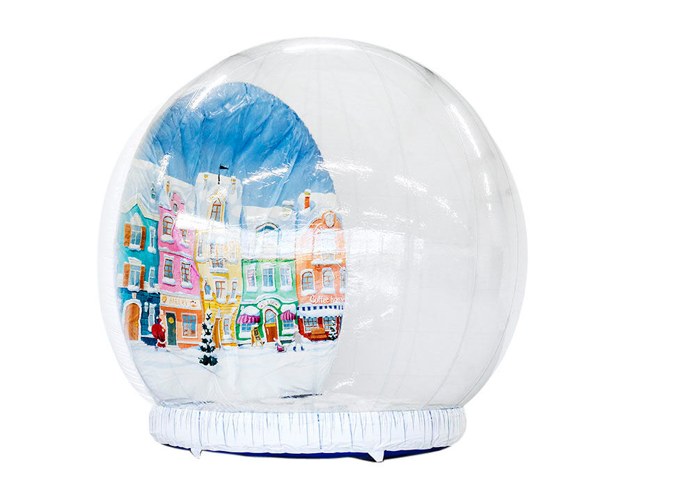 Koop een opblaasbare 4 meter snowglobe voor zowel jong als oud. Bestel opblaasbare winterattracties nu online bij JB Inflatables Nederland 