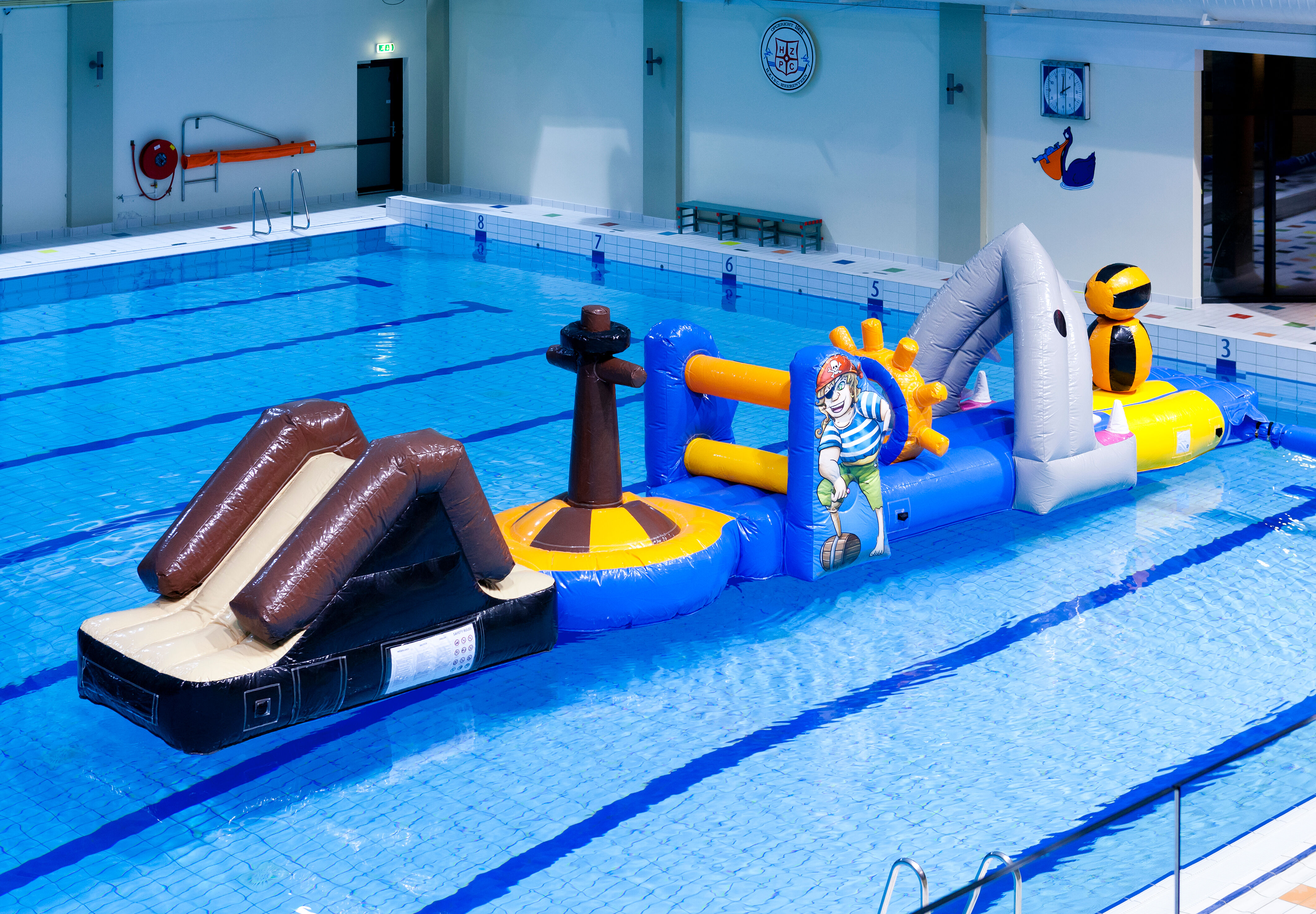 Achetez une piscine à requins gonflable et hermétique pour petits et grands. Commandez des jeux de piscine gonflables maintenant en ligne chez JB Gonflables France