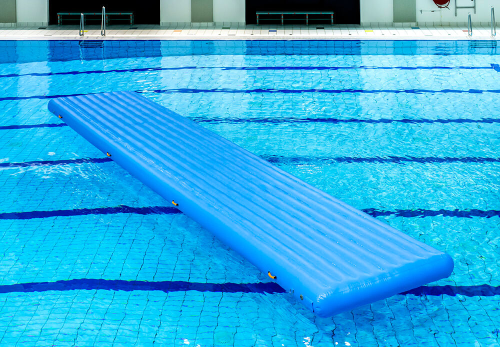 Koop een leuke luchtdichte watermat van 10 meter lang voor zowel jong als oud. Bestel opblaasbare stormbanen nu online bij JB Inflatables Nederland