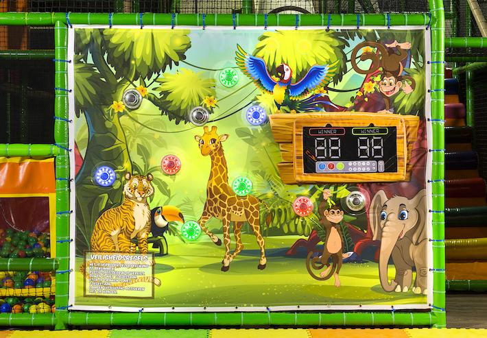 Playground wall met interactieve spots en safari thema voor kinderen om spellen mee te spelen te koop