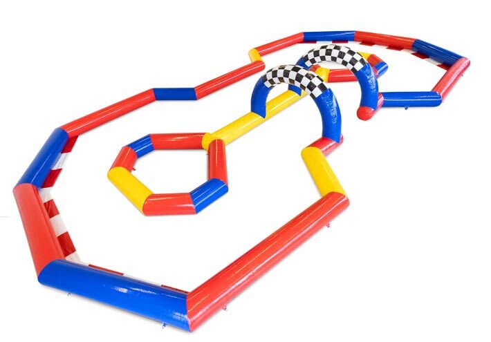 Piste de course gonflable aux couleurs vives