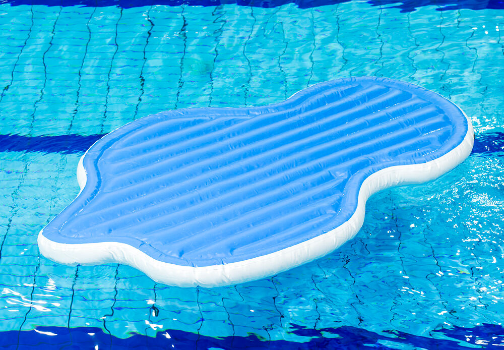 Multifunctionele opblaasbare splash plateau voor zowel jong als oud kopen. Bestel opblaasbare zwembadspelen nu online bij JB Inflatables Nederland 