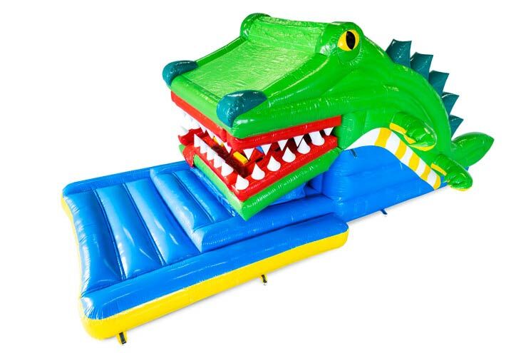 Pista de obstáculos com obstáculos temáticos de crocodilo
