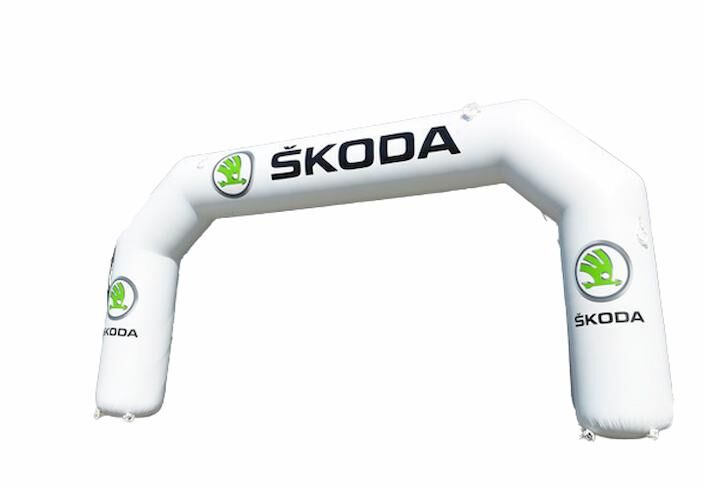 Maatwerk opblaasbare Skoda reclame boog op aanvraag gemaakt