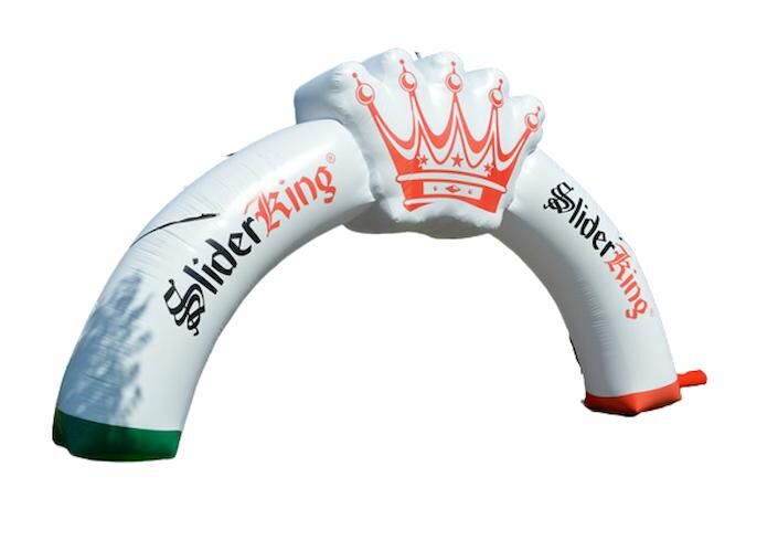 Op maat gemaakte reclameboog met kroon in het midden voor Slide King