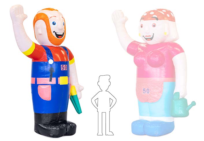 Abraham pop klusser met werk overal aan en zaag in zijn hand kopen