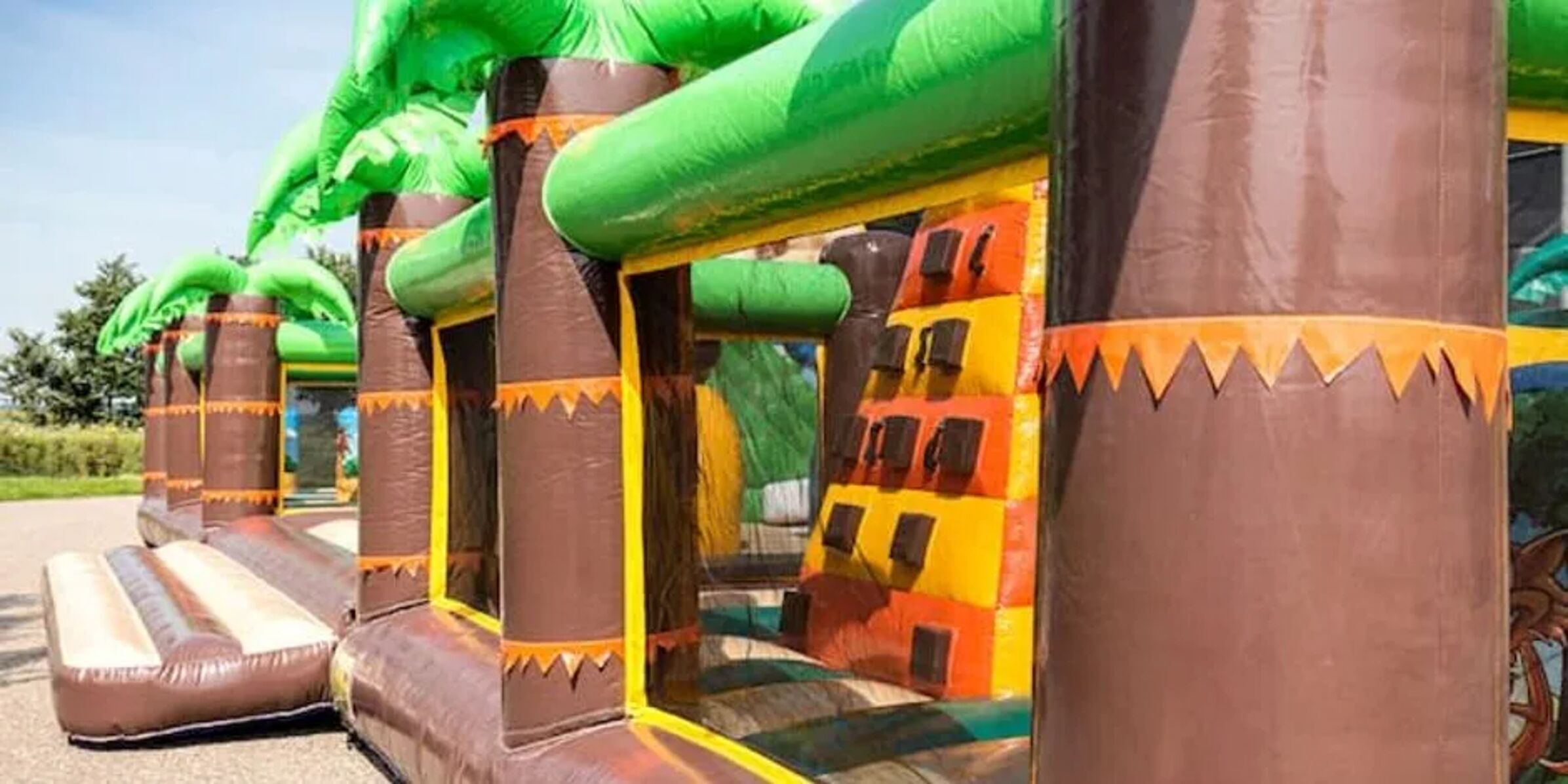 Jungle-World-10x20m-springkussen-5.webp