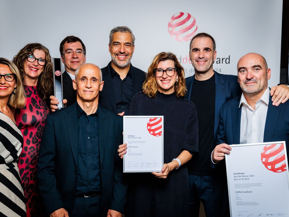 cupra-wins-top-red-dot-award-for-darkrebel-while-tavascan-is-recognised-for-its-outstanding-design-04-hq