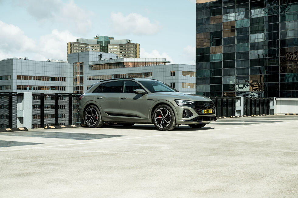 Audi Q8 E-tron-11