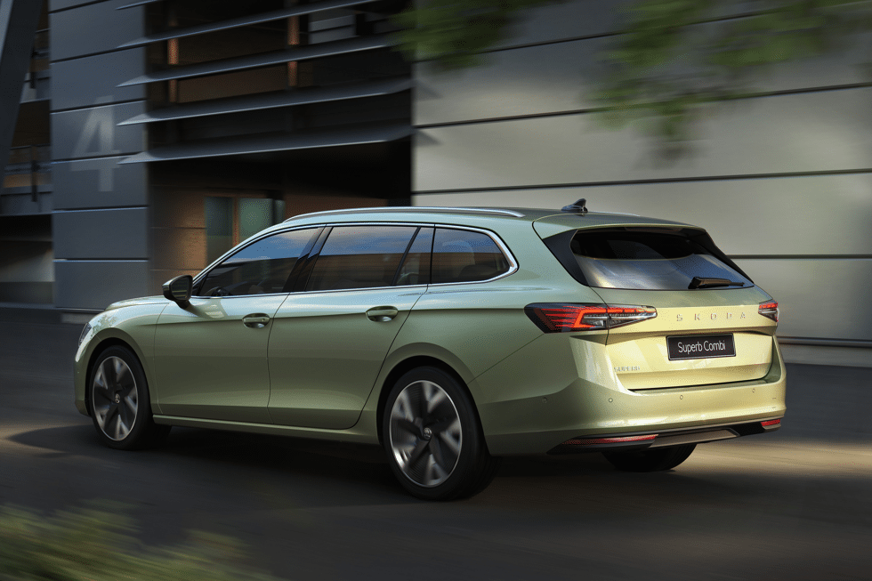 Web Ready PNG-59_Skoda_Superb_Combi