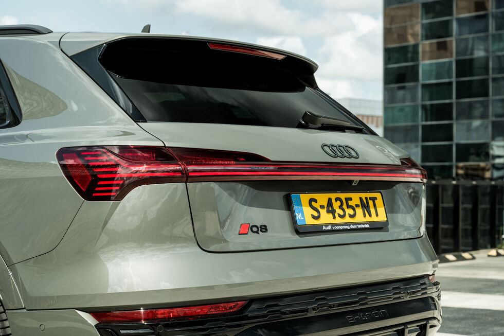 Audi Q8 E-tron-21