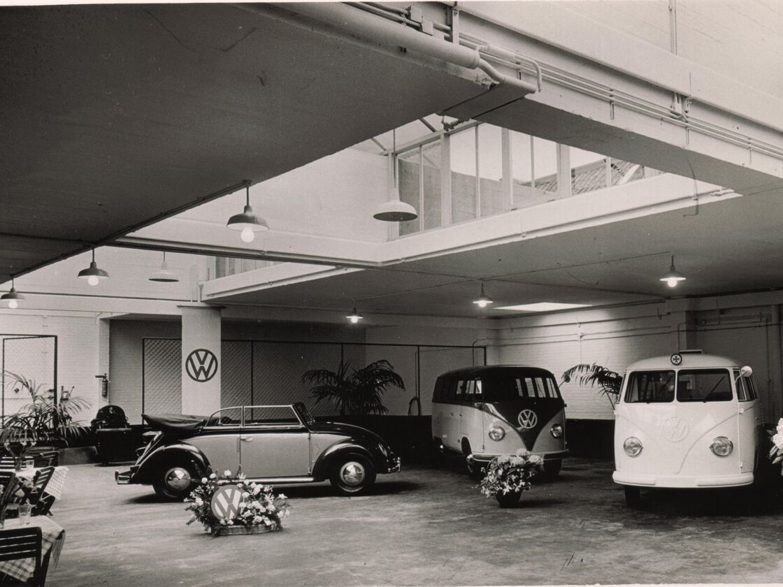 foto 04 opening Schuitendiep wpl als showroom 10-5-1952