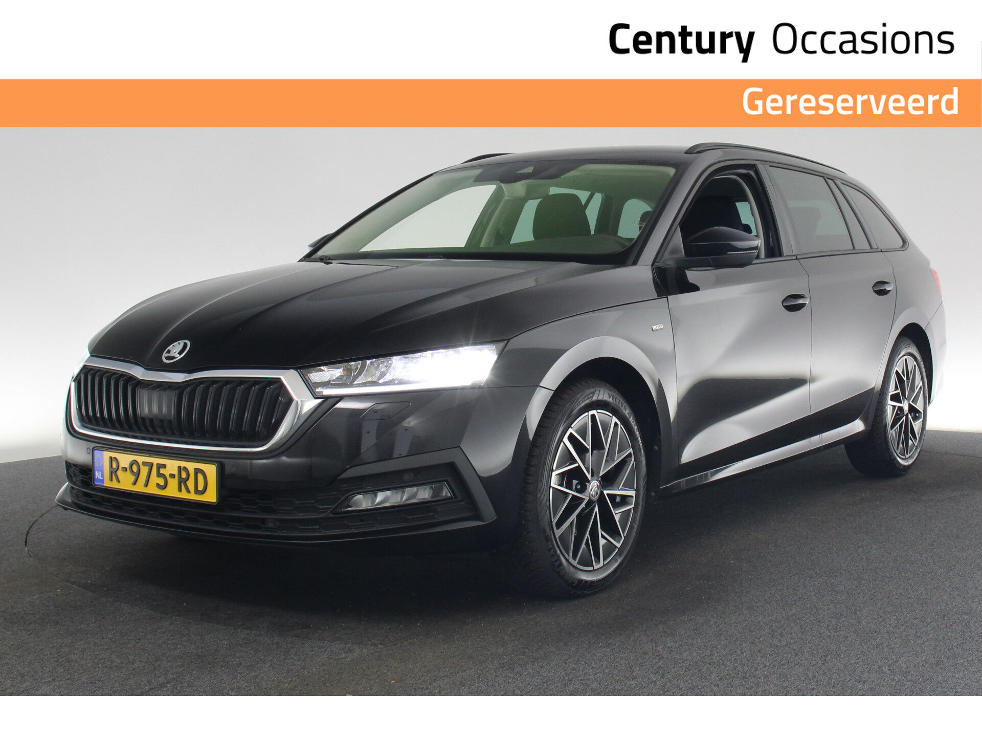 Supersonische snelheid Van formule ŠKODA Octavia Combi Combi 1.5 e-TSI Automaat Business Edition Cruise / Clima / Navi / Camera Supersonische snelheid Van formule ŠKODA Octavia Combi Combi 1.5 e-TSI Automaat Business Edition Cruise / Clima / Navi / Camera