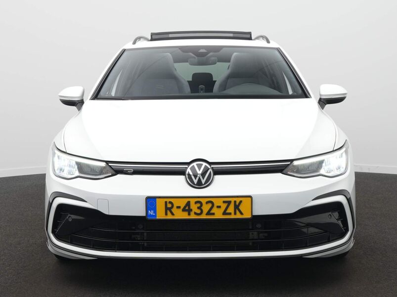 Volkswagen Golf Variant 1.5 TSI R-Line Panoramadak / Trekhaak / Navigatie