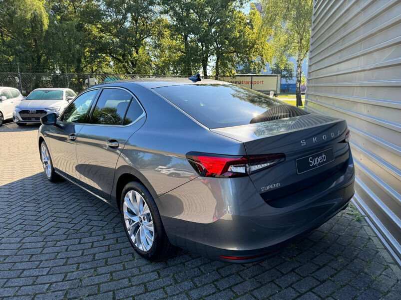 Škoda Superb First Edition 1.5 TSI m-HEV 110 kW / 150 pk Hatchback 7 versn. DSG