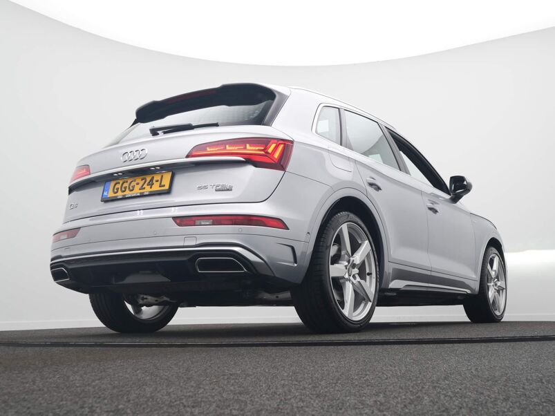 Audi Q5 55 TFSI e S edition Competition | Luchtvering | Audi Exclusive | Pano | Camera | 21'' LMV |