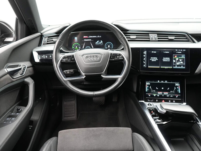 Audi e-tron Sportback 55 quattro Business edition Plus 95 kWh | Panoramadak | Leer-Alcantara