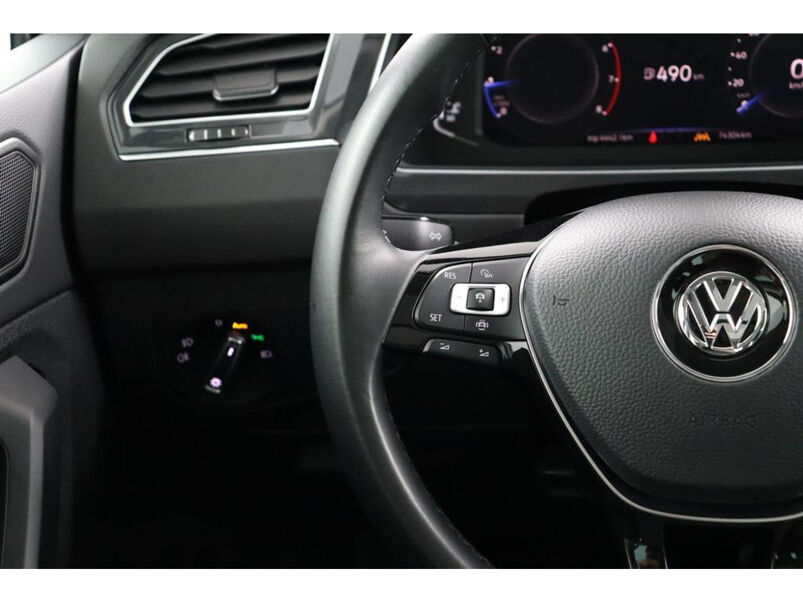 Volkswagen Tiguan 1.5 TSI 130Pk Comfortline Business / Panoramadak / Virtual Cockpit / Stoelverwarming