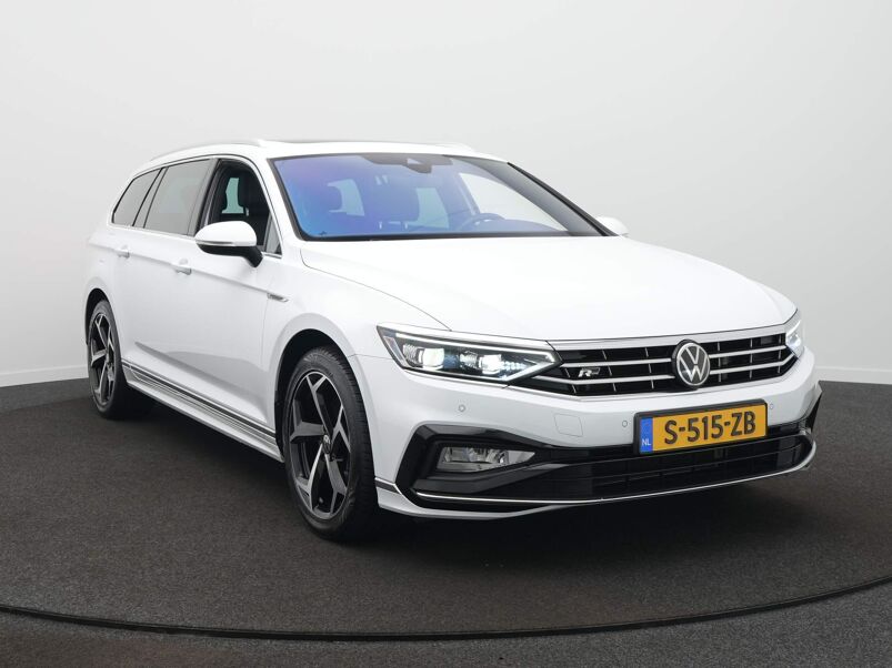 Volkswagen Passat Variant Variant 1.5 TSI R-Line Business + Panoramadak - Navigatie - Trekhaak - Leer