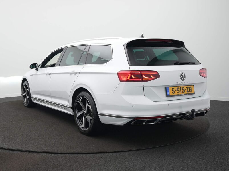 Volkswagen Passat Variant Variant 1.5 TSI R-Line Business + Panoramadak - Navigatie - Trekhaak - Leer