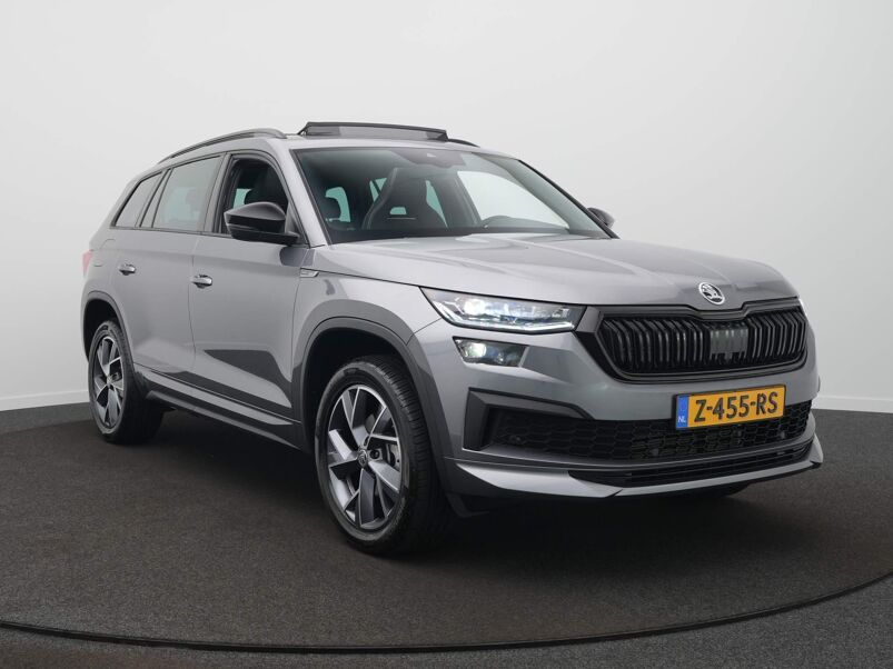 Škoda Kodiaq 1.5 TSI Sportline Business 7p. Navi / Clima / Cruise / Panoramadak / Achteruitrijcamera / Ambiance Verlichting / Trekhaak