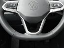 Volkswagen T-Roc Life Edition 1.0 85 kW / 116 pk TSI SUV 6 versn. H and