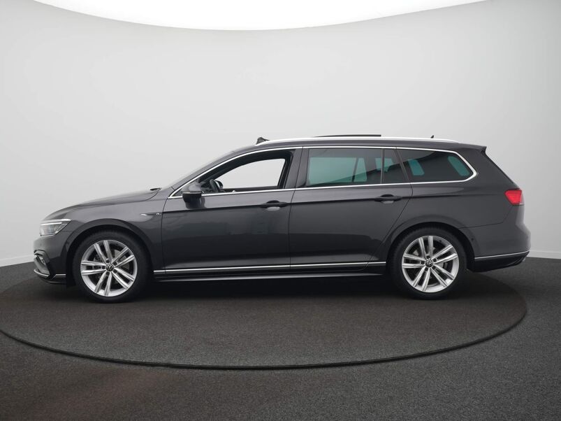 Volkswagen Passat Variant Variant 1.5 TSI R-Line Business + Navi / Clima / Adaptive Cruise / Panoramadak / Leer / Harman Kardon / Trekhaak / 360 Graden Camera / Ambiance Verlichting