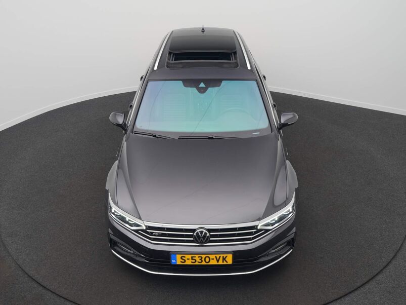 Volkswagen Passat Variant Variant 1.5 TSI R-Line Business + Navi / Clima / Adaptive Cruise / Panoramadak / Leer / Harman Kardon / Trekhaak / 360 Graden Camera / Ambiance Verlichting