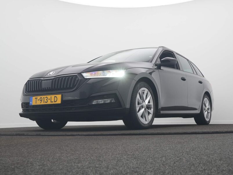 Škoda Octavia Combi Combi 1.0 TSI Sport Business / Elek. Trekhaak / Navigatie / Sensoren