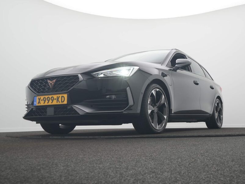 CUPRA Leon Sportstourer 1.4 e-Hybrid Business / Elek. Trekhaak / Adap. Cruise / Camera / Sfeerverlichting