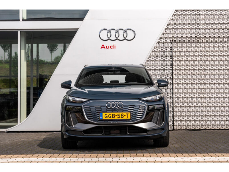 Audi Q6 e-tron First Edition e-tron 55 285kW/388pk 100Kwh Hatchba ck Elektr. aandrijving quattro