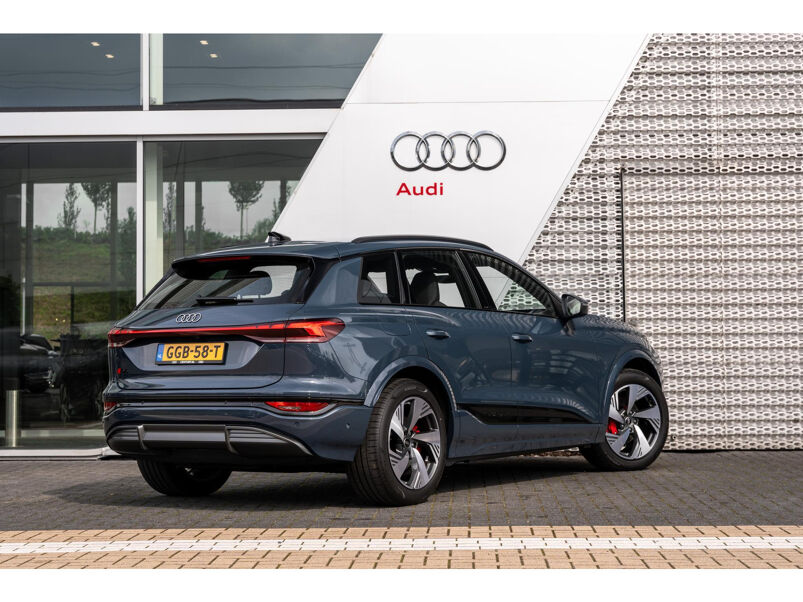 Audi Q6 e-tron First Edition e-tron 55 285kW/388pk 100Kwh Hatchba ck Elektr. aandrijving quattro