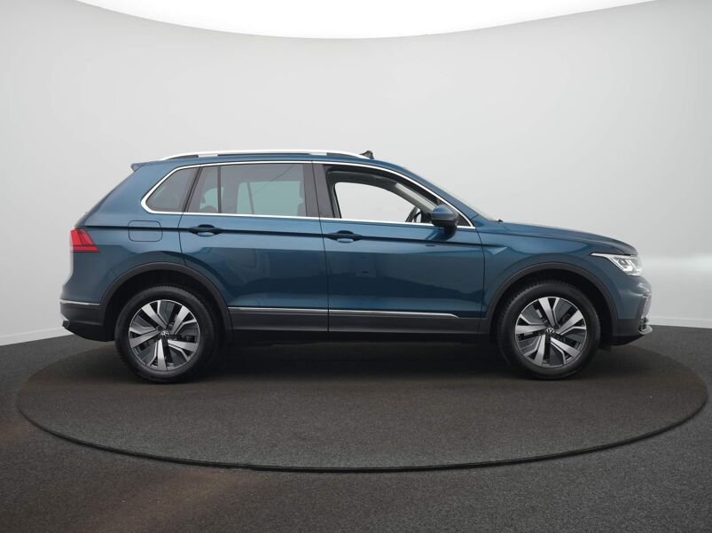 Volkswagen Tiguan 1.4 TSI eHybrid Elegance Business+ DSG / Panodak / HUD / Stoelverwarming / Sfeerverlichting