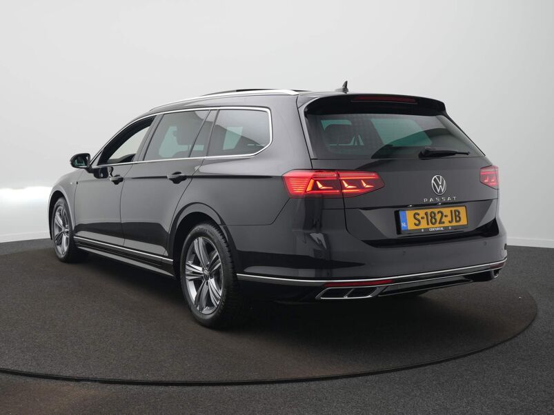 Volkswagen Passat 1.5 TSI Elegance Business R DSG / Panodak / Climate / Adap. Cruise