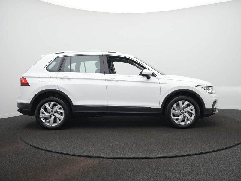 Volkswagen Tiguan 1.4 eHybrid Elegance / 360 Camera / Leer / Elek. Stoelen / BLIS