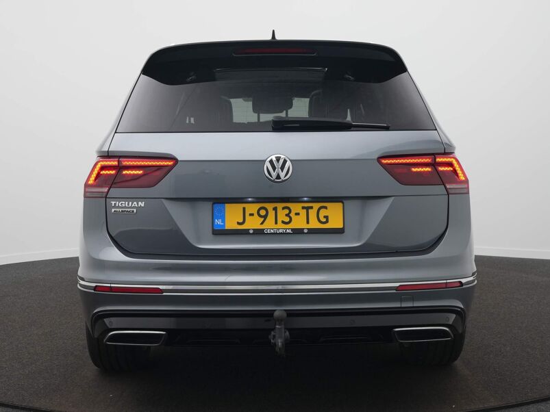 Volkswagen Tiguan Allspace 1.5 TSI Highline Business R 7p. DSG / Elek. Trekhaak / Virtual Cockpit / Elek. Stoelen / Panodak / Leer