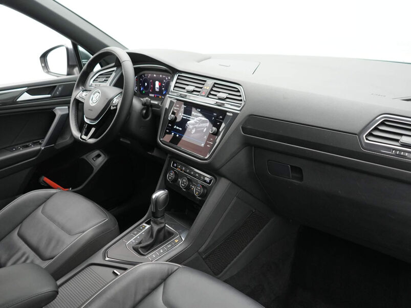 Volkswagen Tiguan Allspace 1.5 TSI Highline Business R 7p. DSG / Elek. Trekhaak / Virtual Cockpit / Elek. Stoelen / Panodak / Leer