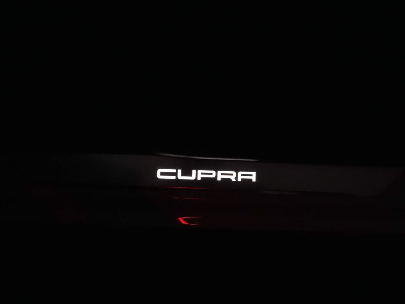 CUPRA Formentor 1.4 e-Hybrid 204pk Business LED + | 360 camera | Sfeerverlichting